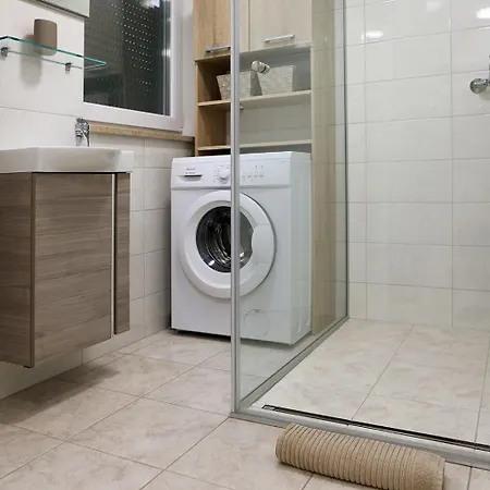 Apartman Esti's Oasis *