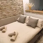 Esti's Oasis דירה