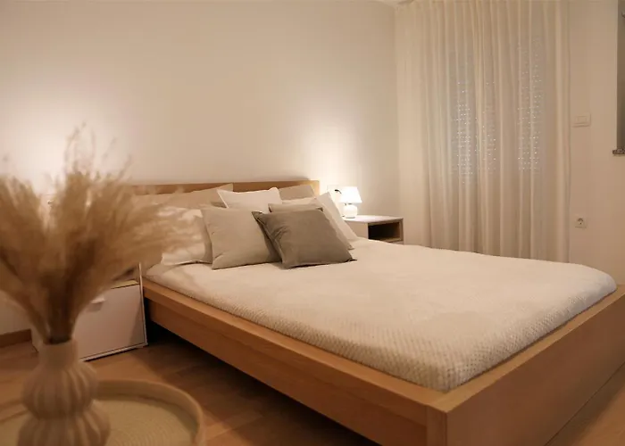 Esti's Oasis Apartament